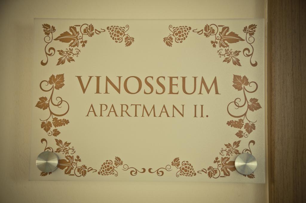 Vinosseum Bor- Es Apartmanhaz Sopron Exterior photo